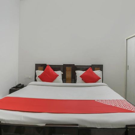 Jhajhar Hotel O Aarush מראה חיצוני תמונה