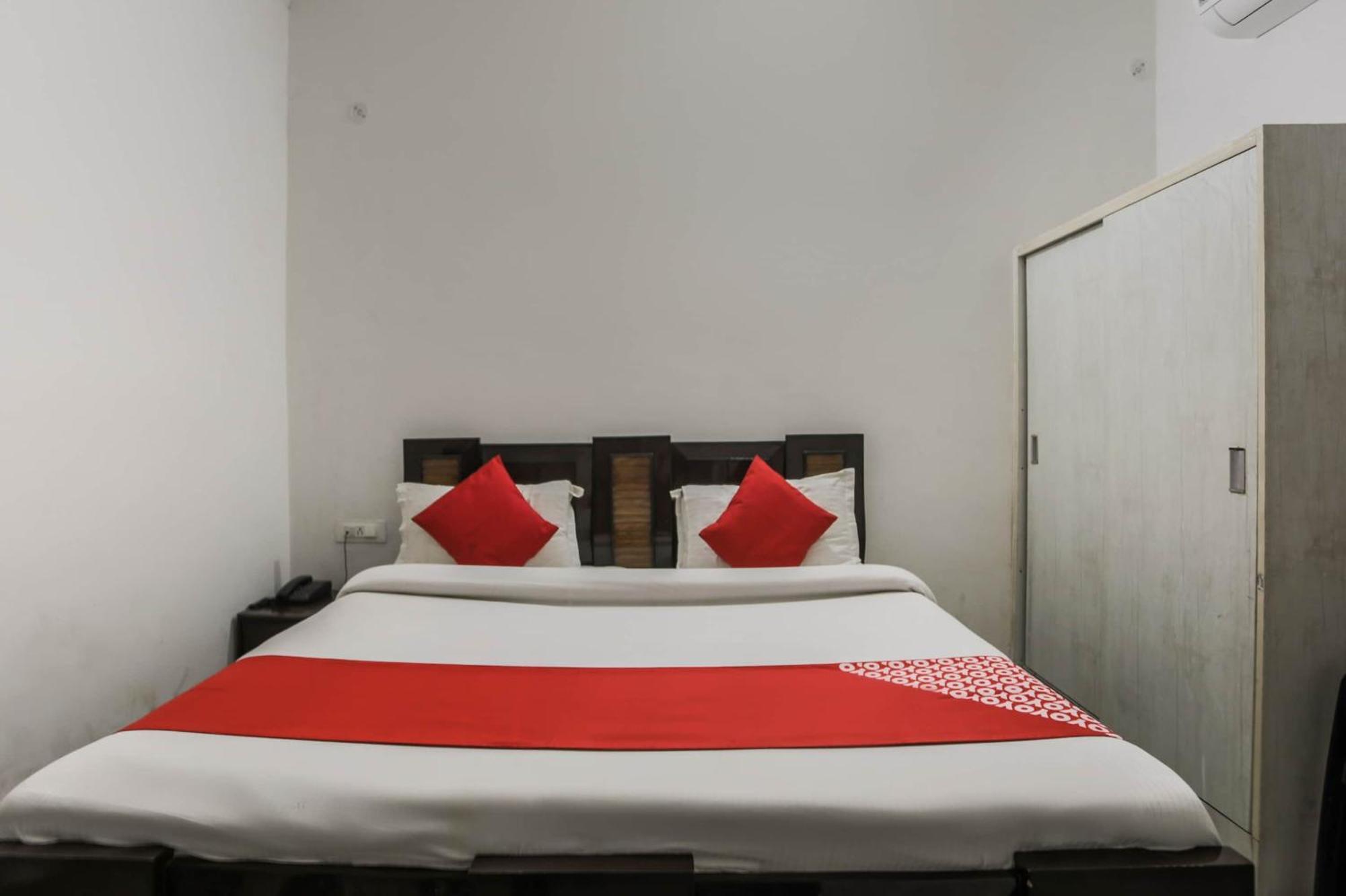 Jhajhar Hotel O Aarush מראה חיצוני תמונה